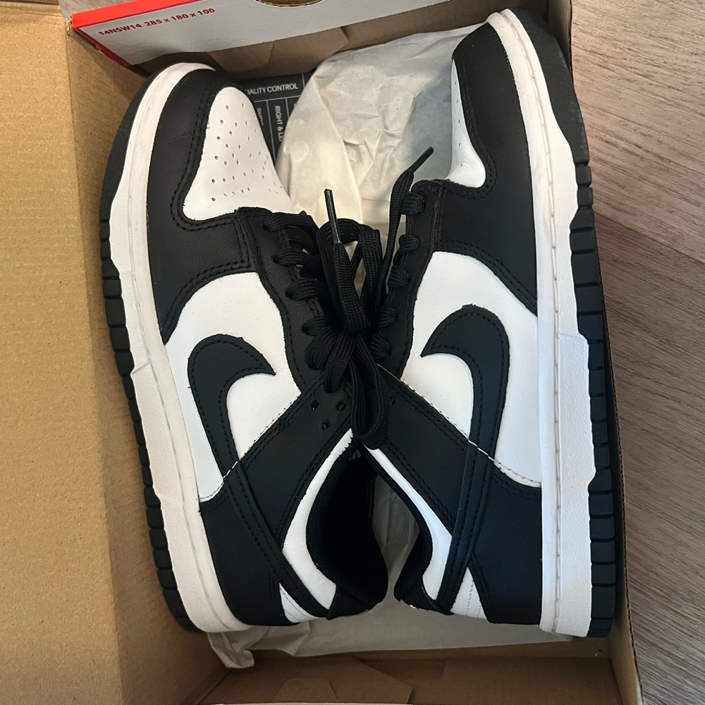 Nike panda dunks size 4.5 or 6 in women’s